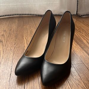 Black Nine West Pumps